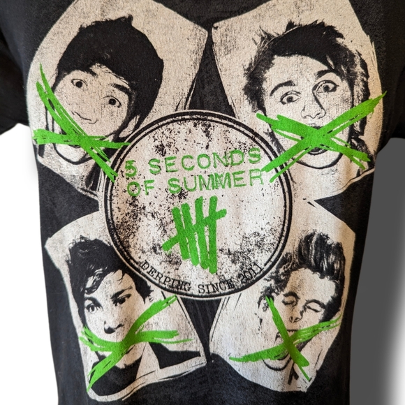 5 Seconds of Summer Tee 🔆 - Picture 3 of 5